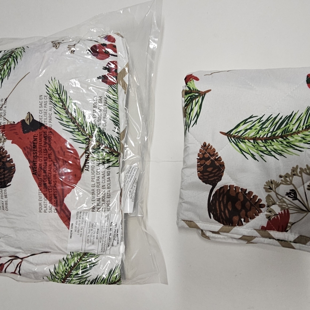 1 Pillow Shams, 1 Pillow CHRISTMAS